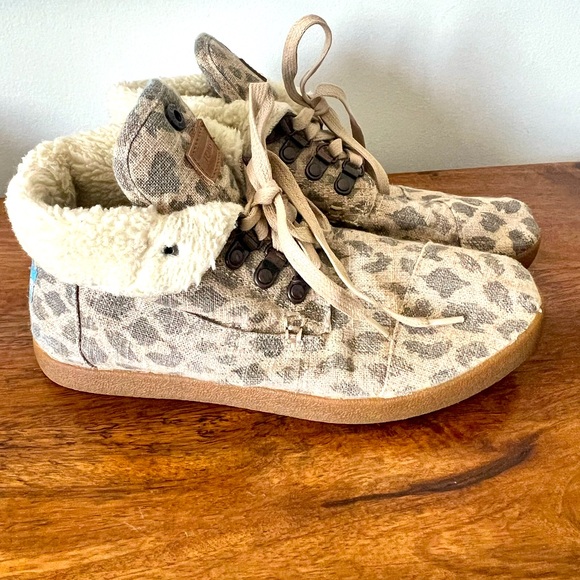 TOMS Leopard Print Boots - Picture 1 of 8